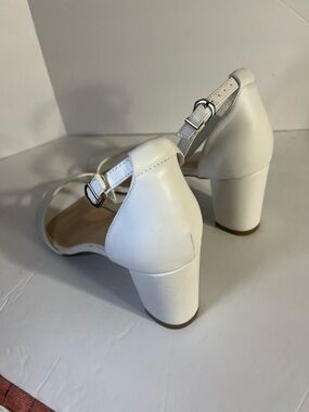 Dominique Nicole size 12 good condition